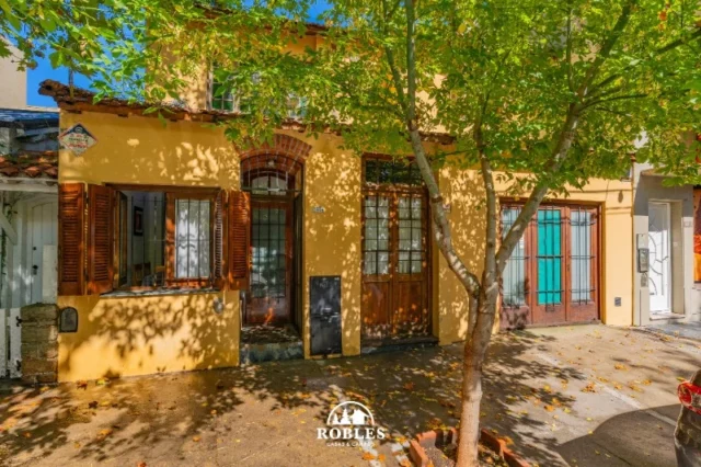 Casas, chalets en Venta — Rawson 2074