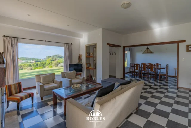 Casas, chalets en Venta — C. 4 3565