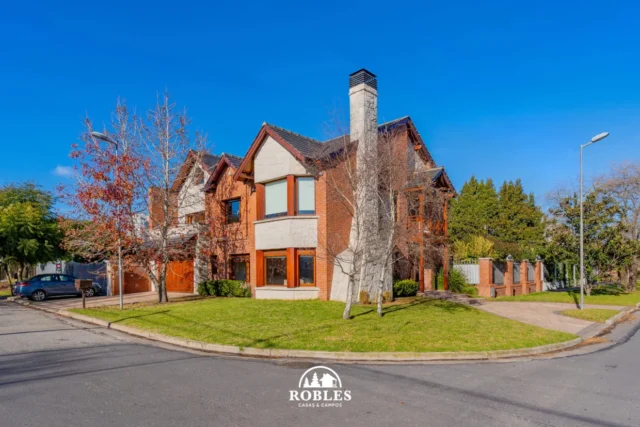 Casas, chalets en Venta — Urquiza 4508