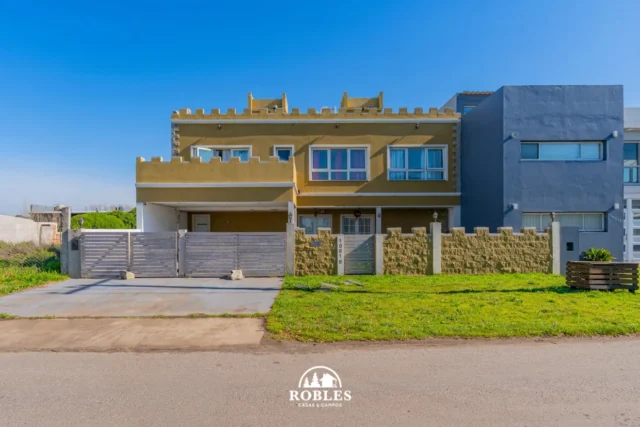 Casas, chalets en Venta — Calle 4 entre Calle 509