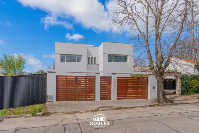 Casas, chalets en Venta — Buenos Aires 3670