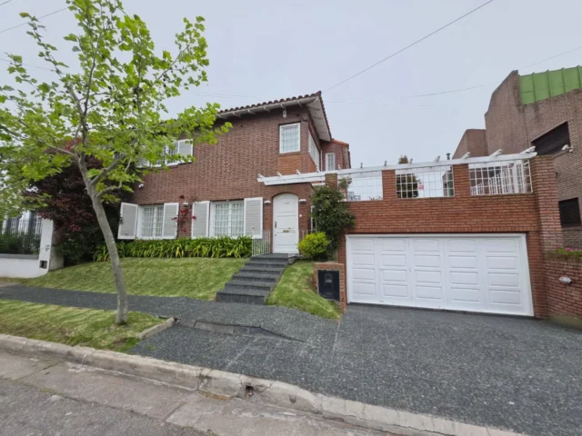 Casas, chalets en Venta — Quintana 1424