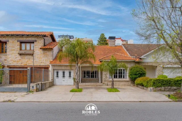 Casas, chalets en Venta — Alem 3040