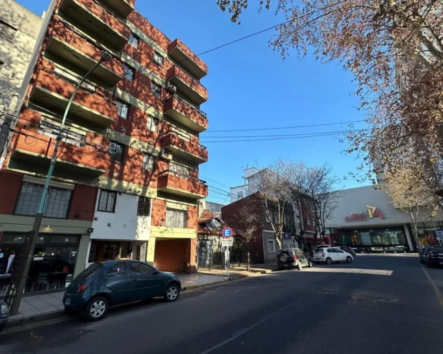 Departamentos, pisos y semipisos en Venta — Rawson 1500