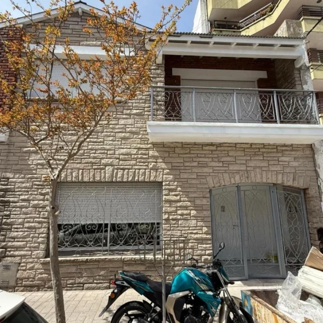 Casas, chalets en Venta — Lamadrid 2700
