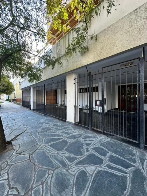 Departamentos, pisos y semipisos en Venta — Avellaneda 1700