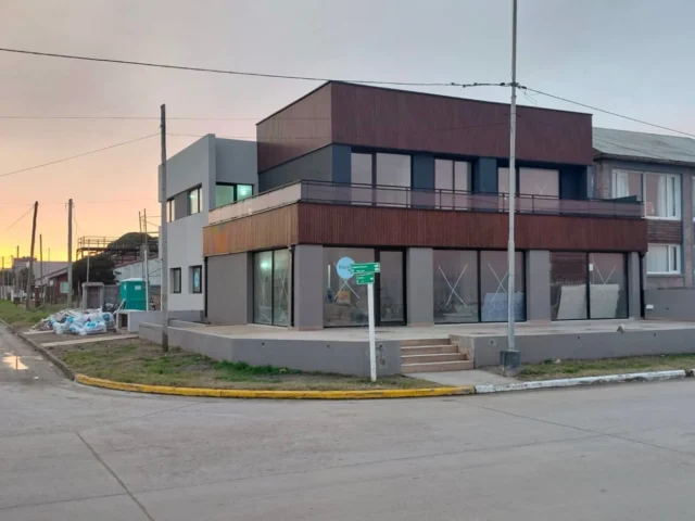 Dúplex en Venta — Santa Elena 50
