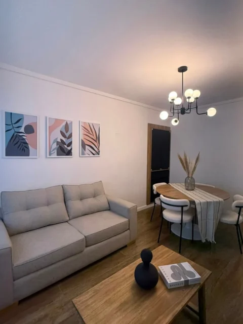 Departamentos, pisos y semipisos en Venta — Colon 2200