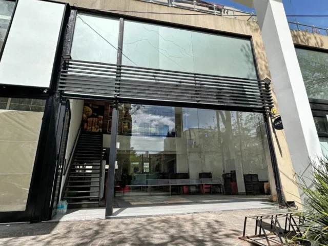 Locales en Alquiler — Guemes 2400