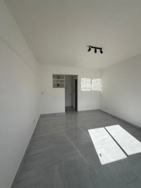 Departamentos, pisos y semipisos en Venta — Colon 2600
