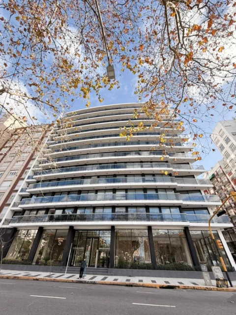 Departamentos, pisos y semipisos en Venta — Buenos Aires 2000
