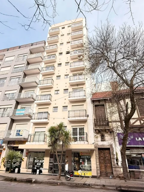 Departamentos, pisos y semipisos en Venta — Belgrano 2700