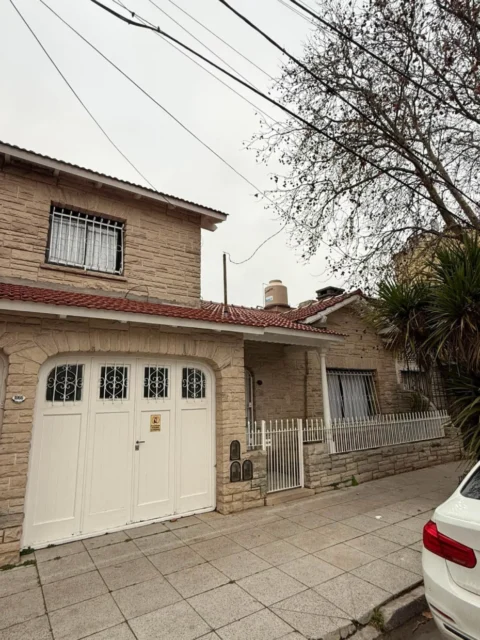 Casas, chalets en Venta — 4 de julio 1000