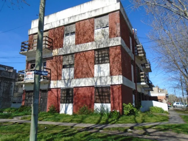 Departamentos, pisos y semipisos en Venta — Av. Fortunato de la Plaza al 2000 (esquina Piedrabuena)