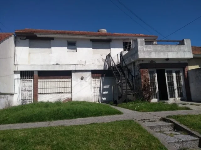 Casas, chalets en Venta — Tripulantes del Fournier 3380