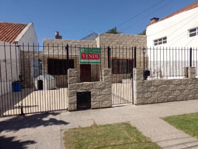 Casas, chalets en Venta — Puan 5900