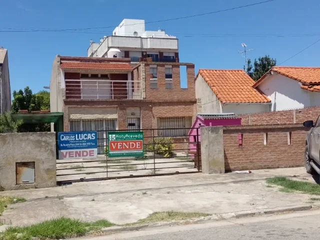 Casas, chalets en Venta — Vergara 1746