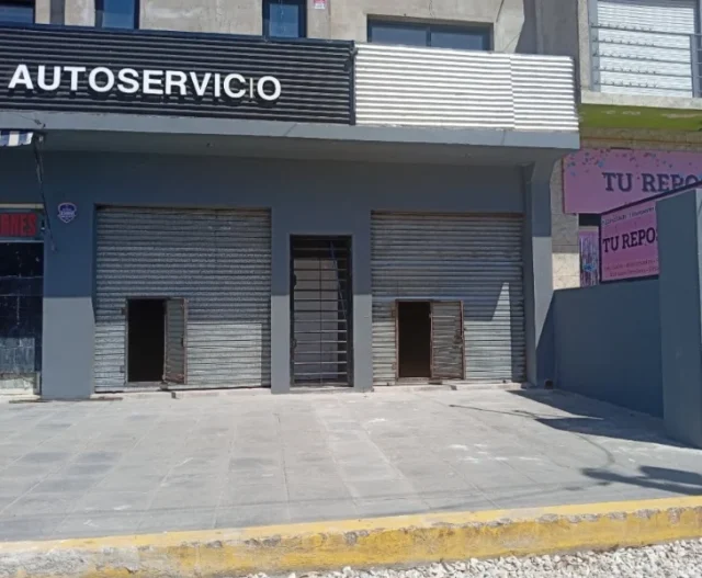 Locales en Alquiler — Av. Mario Bravo 3376