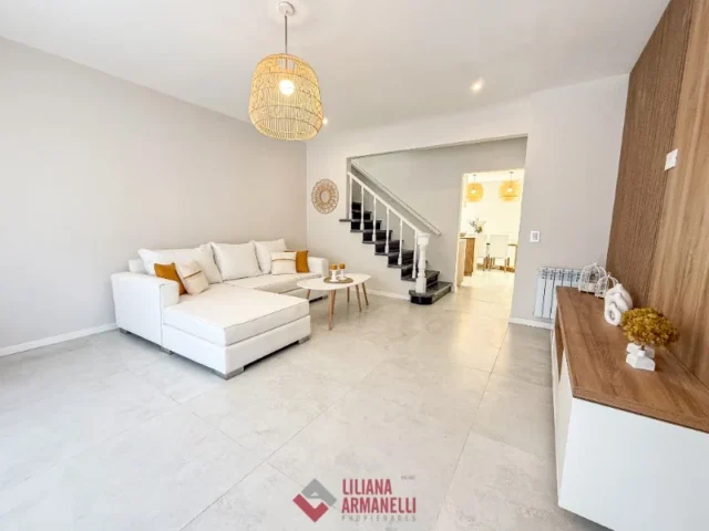 Casas, chalets en Venta — LAMADRID 2700