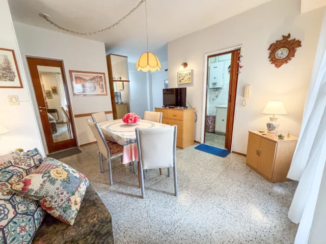 Departamentos, pisos y semipisos en Venta — LURO 2500