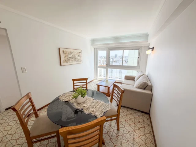 Departamentos, pisos y semipisos en Venta — 2 AMBIENTES CON COCHERA. PUNTA IGLESIAS.