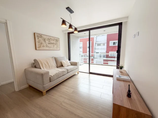 Departamentos, pisos y semipisos en Venta — MORENO 2100