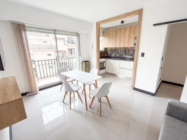 Departamentos, pisos y semipisos en Venta — MORENO 2400