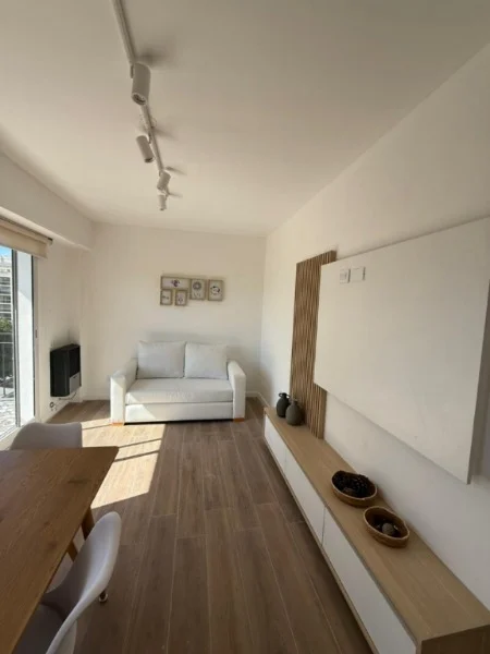 Departamentos, pisos y semipisos en Venta — Colón 2600