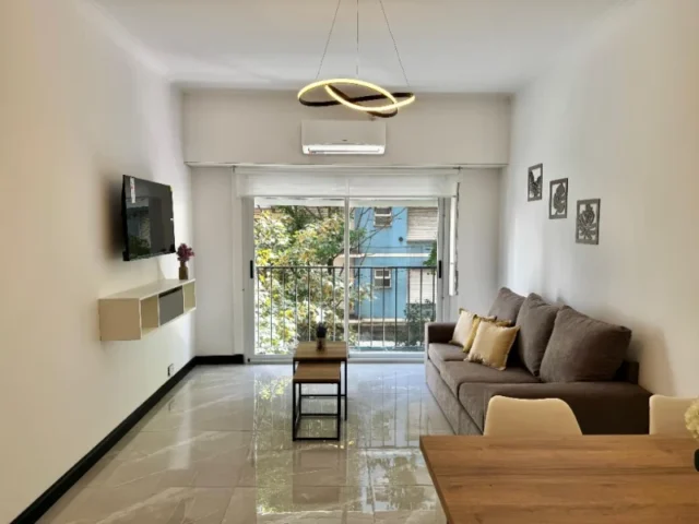 Departamentos, pisos y semipisos en Venta — Moreno 2500