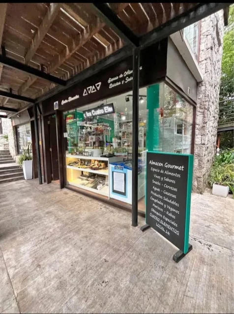 Locales en Venta — Av Argentina 200