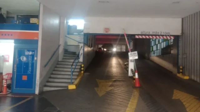 Cocheras y garages en Alquiler Temporario — BOLÍVAR 2450