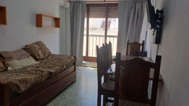Departamentos, pisos y semipisos en Alquiler para Estudiantes — ALMIRANTE BROWN 1800