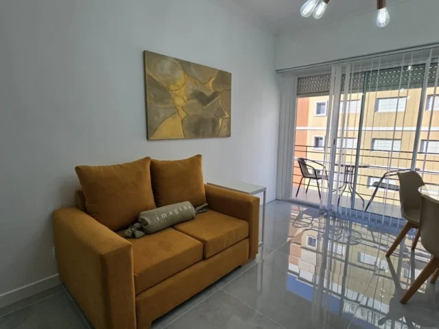 Departamentos, pisos y semipisos en Venta — ALMIRANTE BROWN 2400