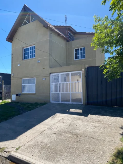 Casas, chalets en Alquiler — UDINE 1600