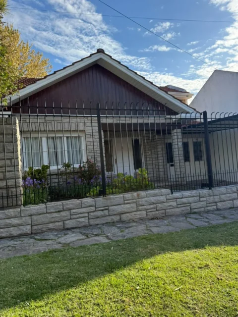 Casas, chalets en Venta — CASTELLI 700