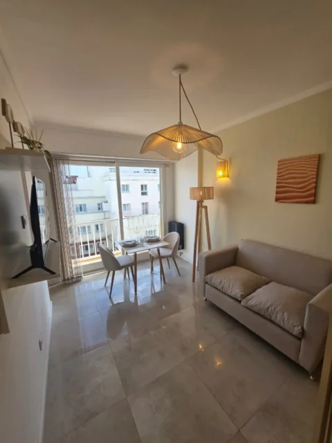Departamentos, pisos y semipisos en Venta — BELGRANO 2100