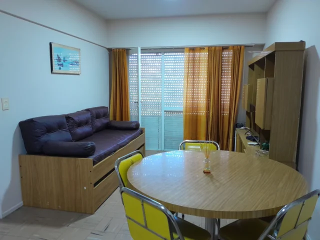 Departamentos, pisos y semipisos en Alquiler — ENTRE RIOS 2400