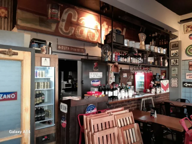 Locales en Venta — AVELLANEDA 2400