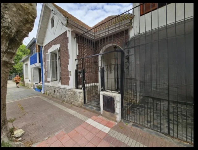 Casas, chalets en Venta — España 700