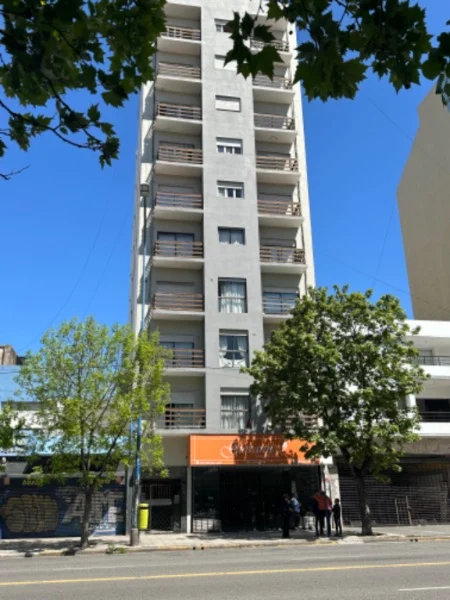 Departamentos, pisos y semipisos en Venta — Avenida Luro 3100
