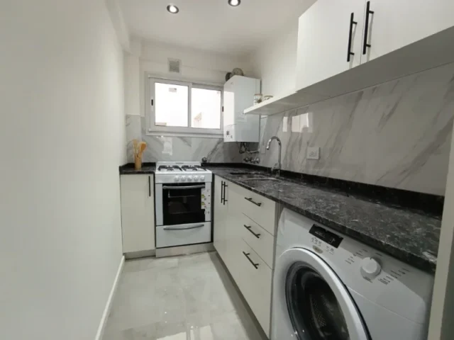 Departamentos, pisos y semipisos en Venta — Almirante Brown 2328