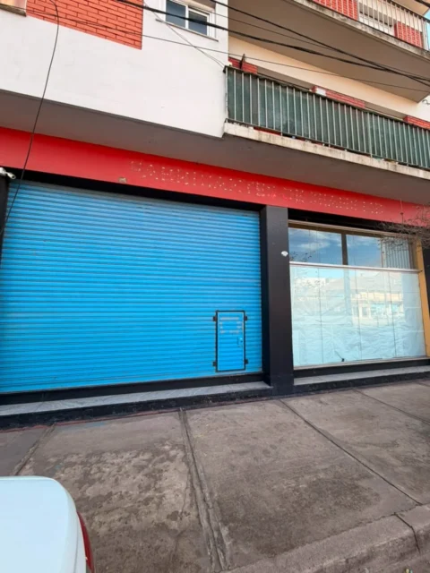 Locales en Alquiler — Av Luro 7219