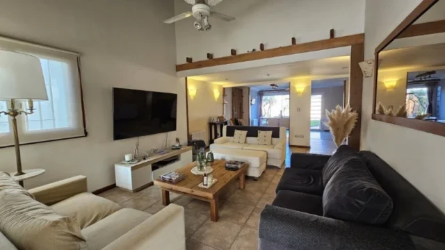 Casas, chalets en Venta — Pasteur 1712