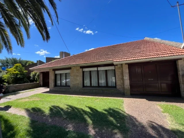 Casas, chalets en Venta — Joaquina Acevedo 5639