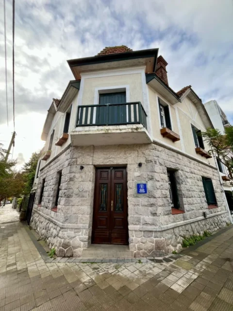 Casas, chalets en Alquiler — Brown 1001