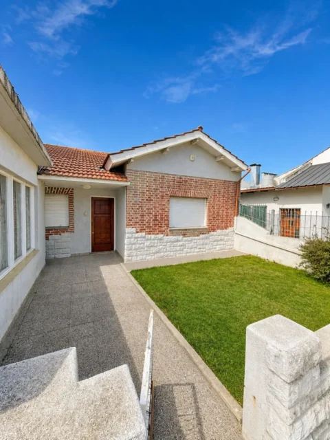 Casas, chalets en Venta — Alejandro Korn 164
