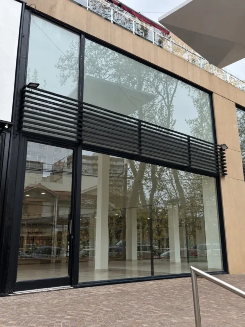 Locales en Alquiler — Guemes 2440