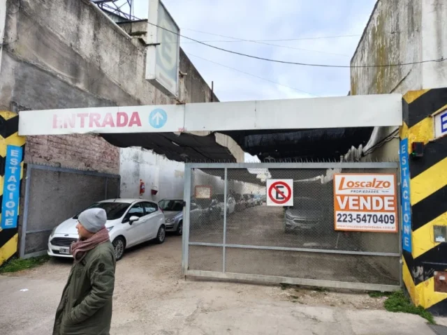Lotes y terrenos en Venta — MORENO 3700