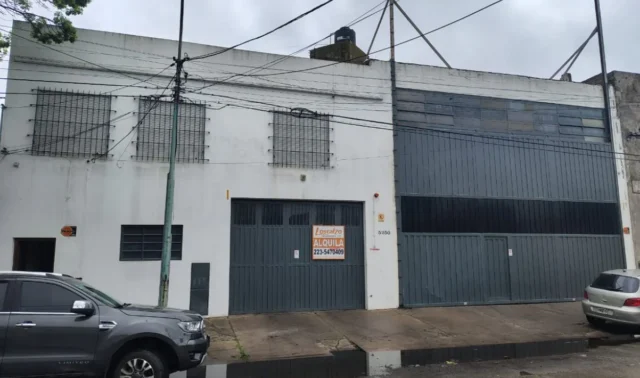 Galpones en Alquiler — brown 5250