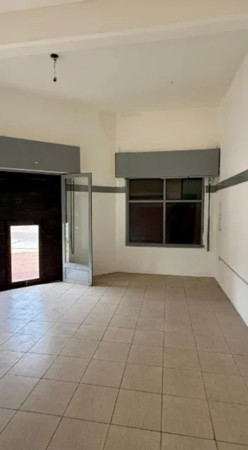 Locales en Alquiler — SAN SALVADOR ESQ TALCAHUANO
